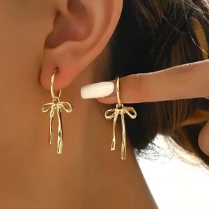 18k gold plated Elegant Gold Bow Earrings. 🔥